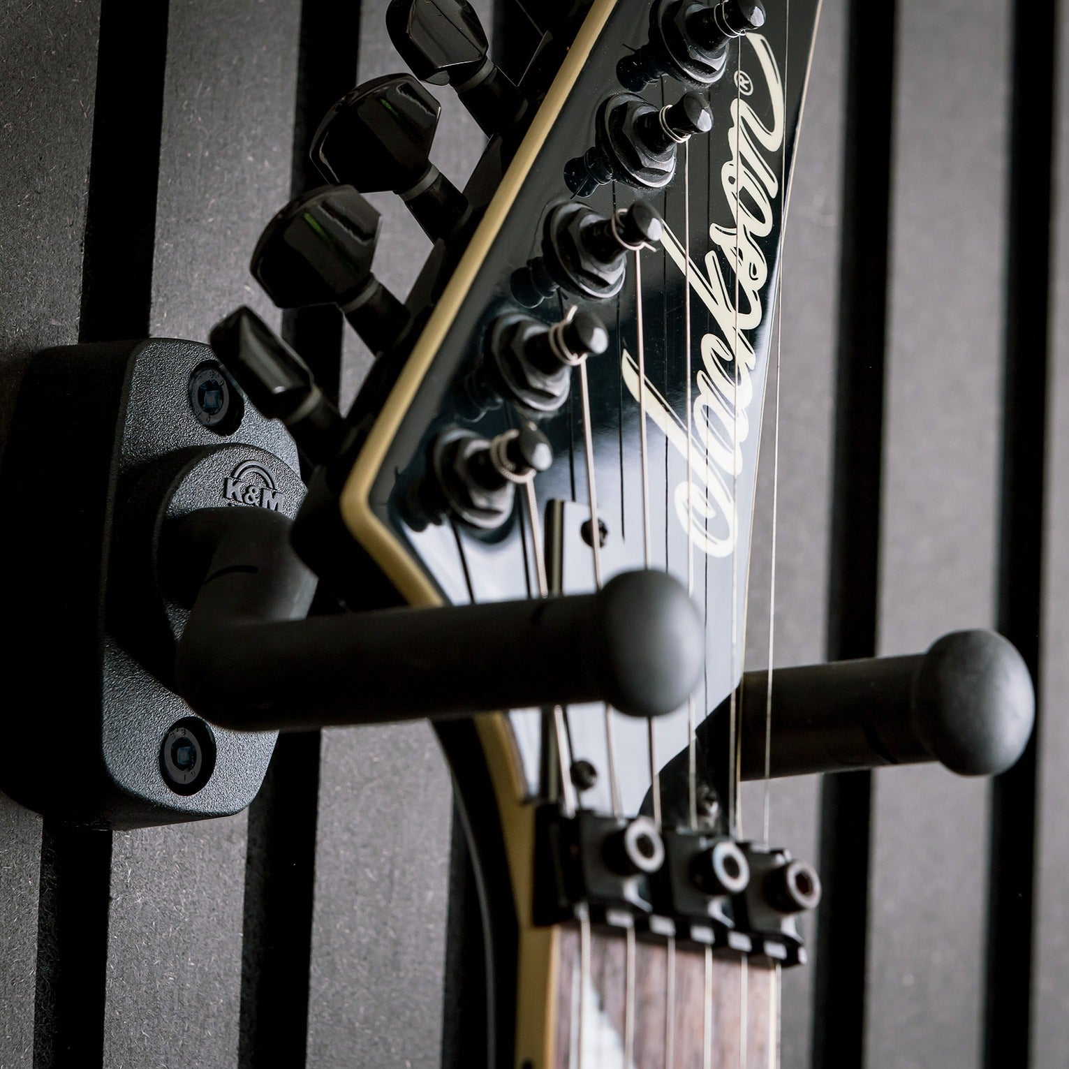 Gitarrenwandhalter für Akustikpaneele ohne Bohren