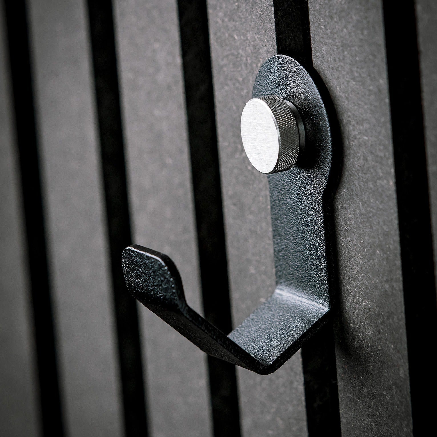 Garderobenhaken für Akustikpaneele ohne Bohren. Hochwertige Verarbeitung. Made in Germany. Für Deine Garderobe oder Küche.