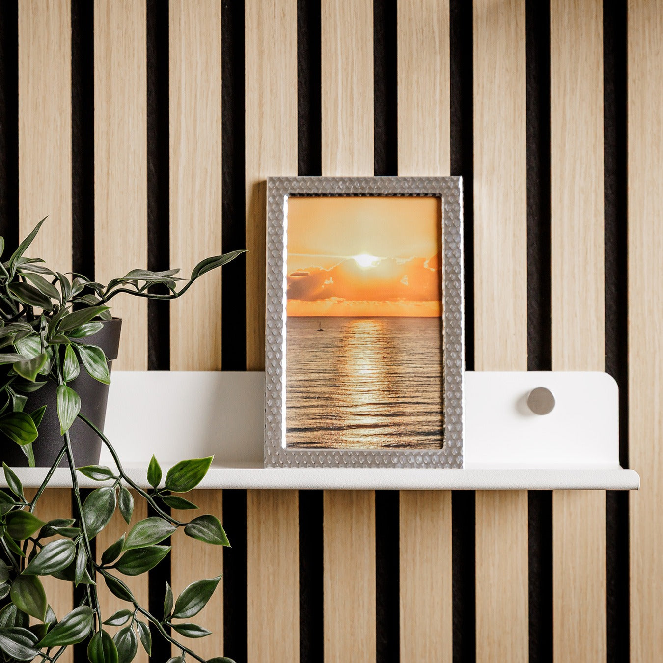 WALLTRAUD Regal für Akustikpaneele ohne Bohren weiß in 600 mm Breite