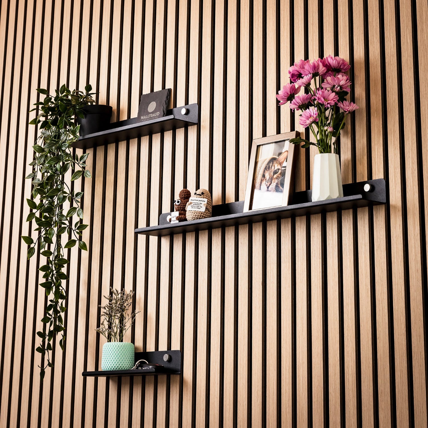 WALLTRAUD Regale für Akustikpaneele ohne Bohren alle Längen in schwarzer, breiter Ausführung