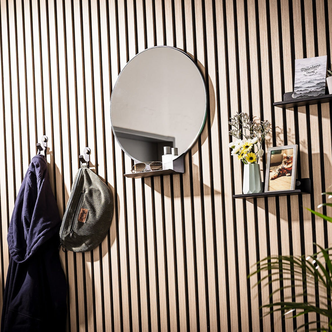 Spiegel mit Ablage für Akustikpaneele ohne Bohren. Designstück für deinen Flur. Saint Gobain Glas trifft auf schwarzen Stahl. Made in Germany. Perfekt für den Flur.